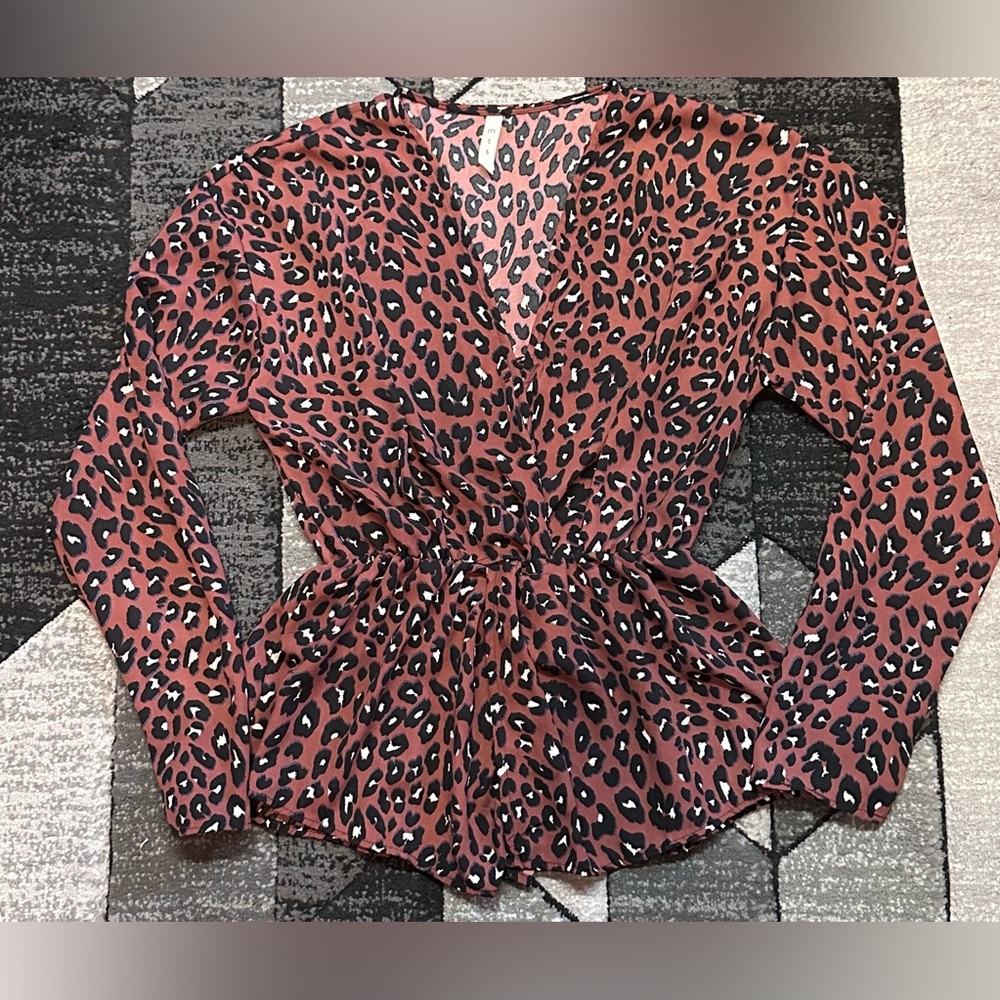Women’s size small top. Brand is MTS.